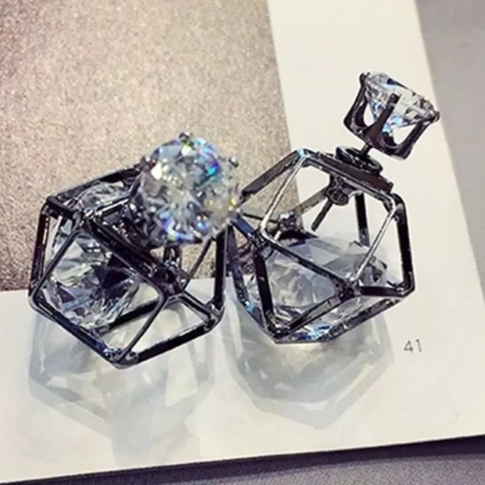 ⚜️𝟯𝟬%𝗢𝗙𝗙 𝗯𝘂𝗻𝗱𝗹𝗲𝘀 𝟯+⚜️ NEW CZ Gun Metal Double-Sides Earrings